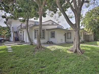 Vacation Pool Home Sleeps 16 Guests