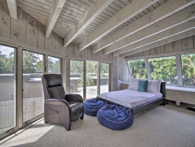 Vacation Pool Home Sleeps 16 Guests
