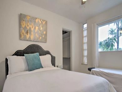Vacation Pool Home Sleeps 16 Guests