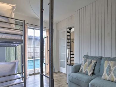 Vacation Pool Home Sleeps 16 Guests