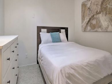 Vacation Pool Home Sleeps 16 Guests