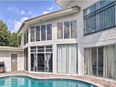 Vacation Pool Home Sleeps 16 Guests