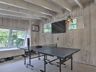Vacation Pool Home Sleeps 16 Guests