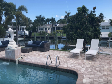 Three Bedroom Boat Home with Pool