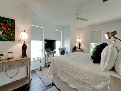 Stunning Holmes Beach Vacation Pool Home Sleeps 8 Guests