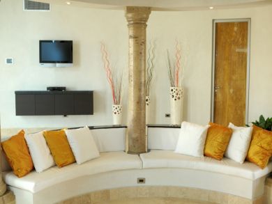 Anguilla Home 944796