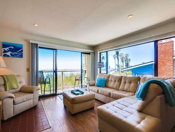 3+ Bedrooms Steps from the Ocean Vacation Condo in Mission Beach