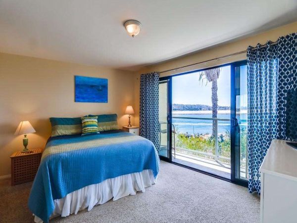3+ Bedrooms Steps from the Ocean Vacation Condo in Mission Beach