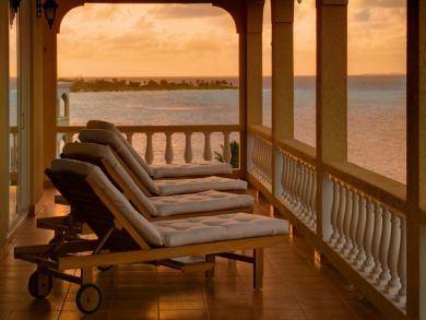 Anguilla Home 944822