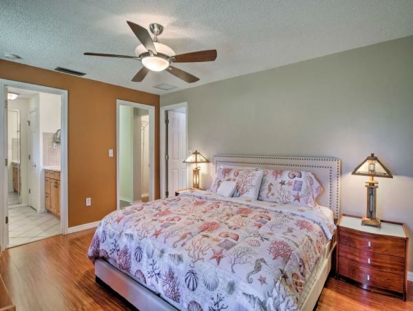 Beautiful Naples Vacation Rental Pool Home Sleeps 6