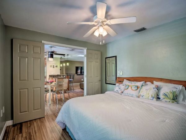 Beautiful Naples Vacation Rental Pool Home Sleeps 6