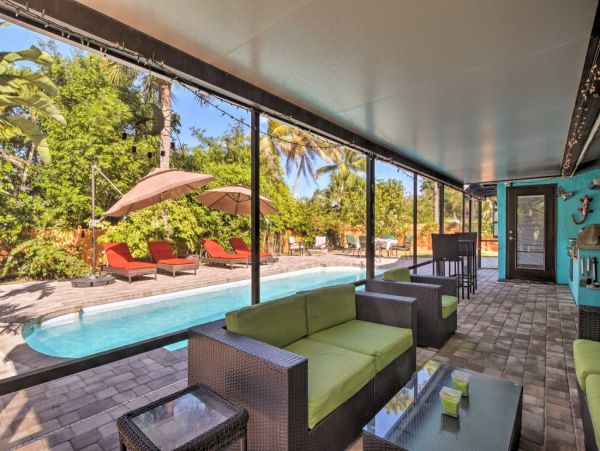 Beautiful Naples Vacation Rental Pool Home Sleeps 6