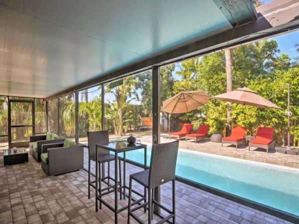Beautiful Naples Vacation Rental Pool Home Sleeps 6