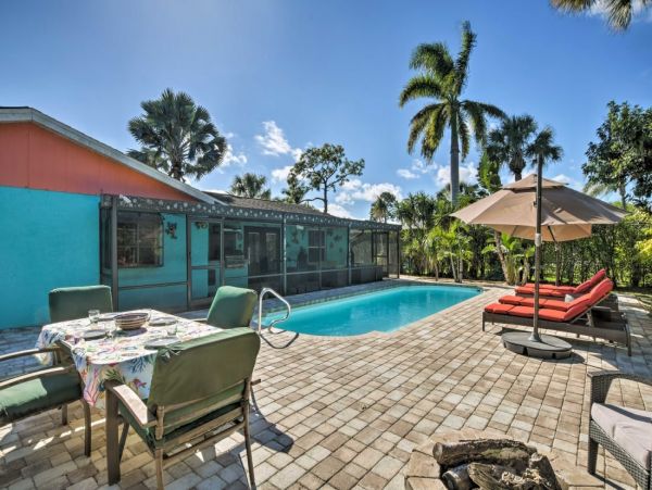 Beautiful Naples Vacation Rental Pool Home Sleeps 6