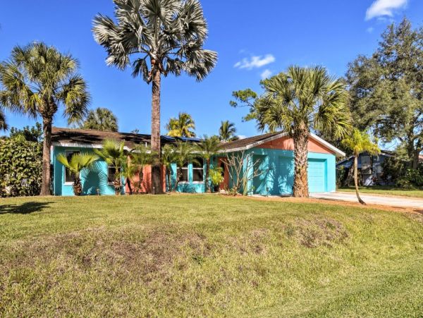 Beautiful Naples Vacation Rental Pool Home Sleeps 6