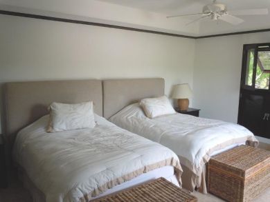 Barbados Condo 944865