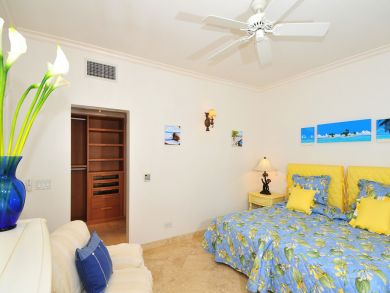Barbados Condo 944971