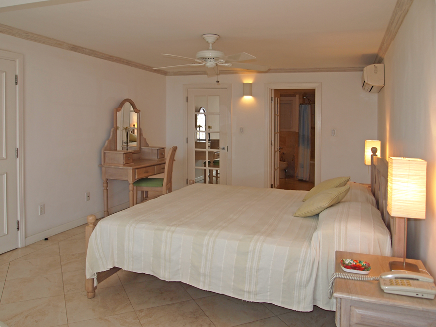 Barbados Condo 944995