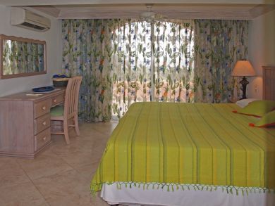 Barbados Condo 944995