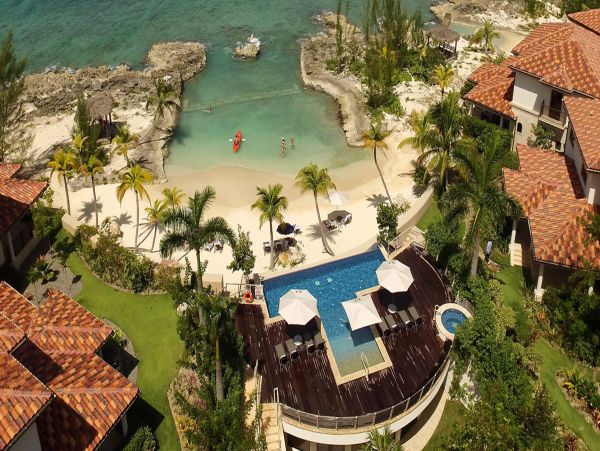 A Combination Two Luxury Oceanfront Villas Sleep 12 Guests