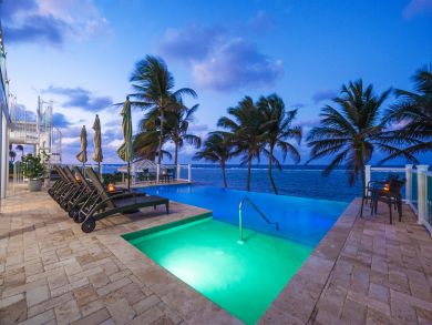 Cayman Islands Home 945056