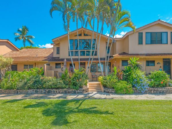 Beautiful 2 Bedroom Oceanfront Vacation Home Sleeps 6 Guests