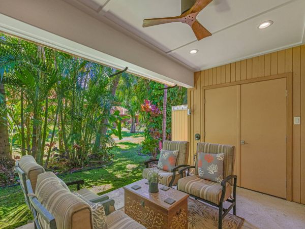 Beautiful 2 Bedroom Oceanfront Vacation Home Sleeps 6 Guests