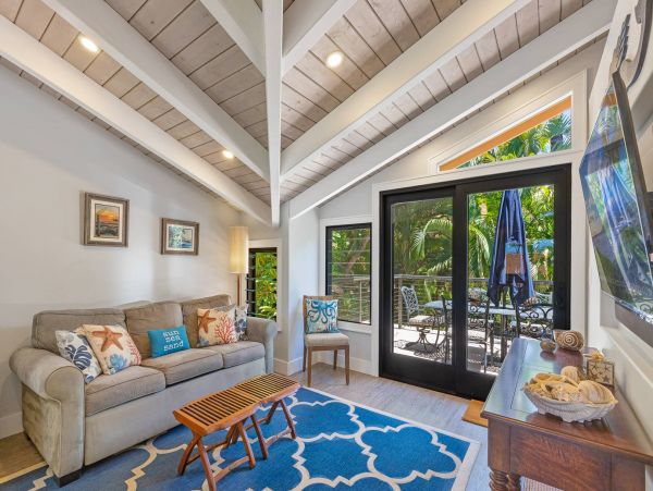 Beautiful 2 Bedroom Oceanfront Vacation Home Sleeps 6 Guests