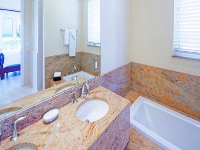 Cayman Islands Condo 945066