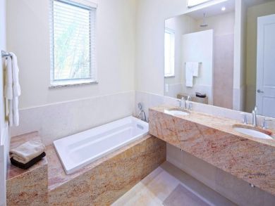 Cayman Islands Condo 945066