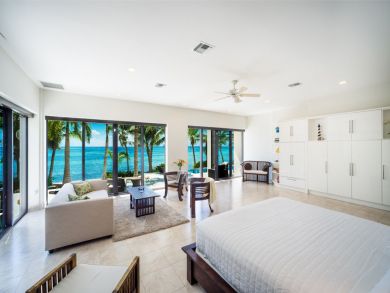 Cayman Islands Condo 945067
