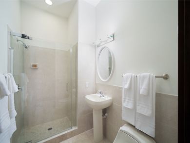 Cayman Islands Condo 945067