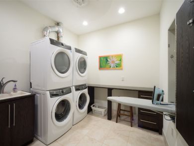 Cayman Islands Condo 945067