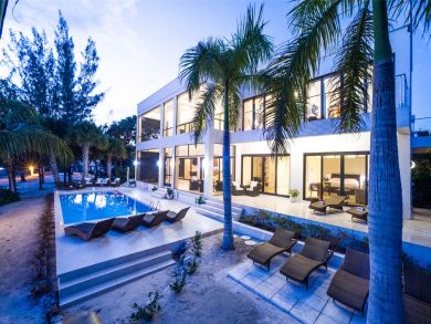 Cayman Islands Condo 945067