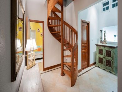 Cayman Islands Home 945068