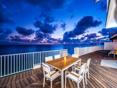 Cayman Islands Home 945070