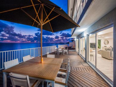 Cayman Islands Home 945070