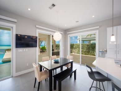 Cayman Islands Home 945074