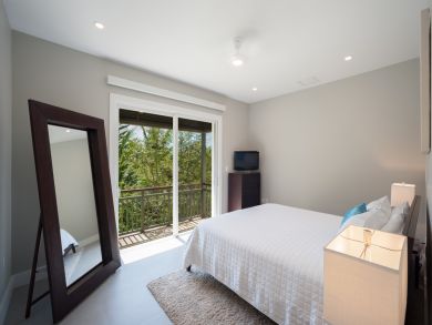 Cayman Islands Home 945074