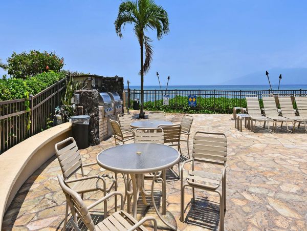 Kahana Oceanfront Two Bedroom Vacation Condo Sleeps 6 Guests