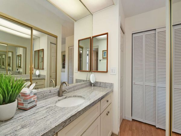 Kahana Oceanfront Two Bedroom Vacation Condo Sleeps 6 Guests