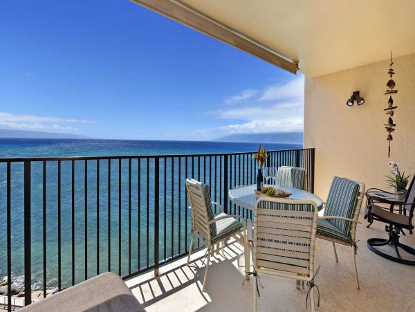 Kahana Oceanfront Two Bedroom Vacation Condo Sleeps 6 Guests