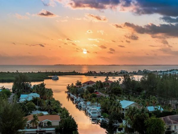 Stunning Cayman Island Luxury Vacation Rental Ocean Views
