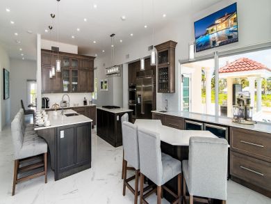 Cayman Islands Condo 945083