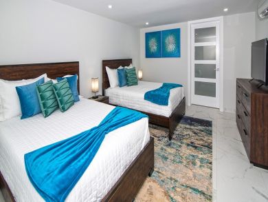 Cayman Islands Condo 945083