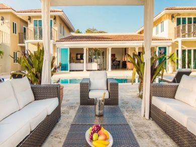 Cayman Islands Home 945085
