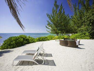 Cayman Islands Home 945086