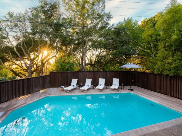 Sonoma Luxury Vacation Rental Pool Home Five Bedrooms