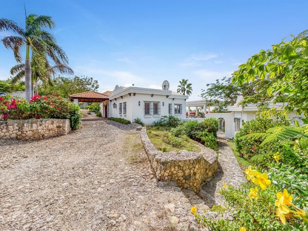 Elegant Spanish-Caribbean Villa Private Pool & Great Views