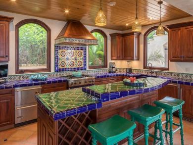 St. John Home 945329
